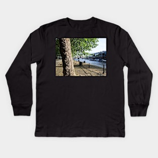 Romantic couples at Bristol Harbour, England, UK Kids Long Sleeve T-Shirt